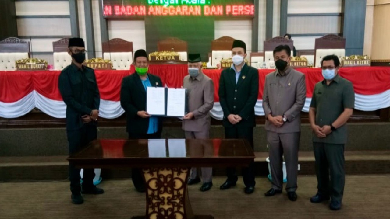 Rapat Paripurna Persetujuan APBD Kukar Tahun 2021