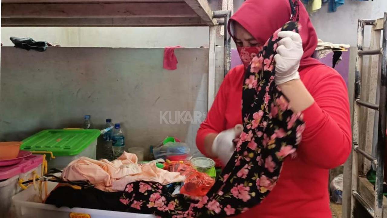 Berantas Halinar, Lapas Perempuan Tenggarong Giat Razia Kamar Hunian