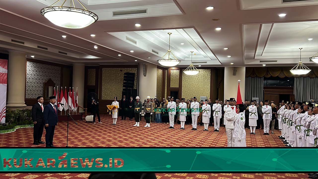 Bupati Edi Damansyah Mengukuhkan 41 Paskibraka Kukar