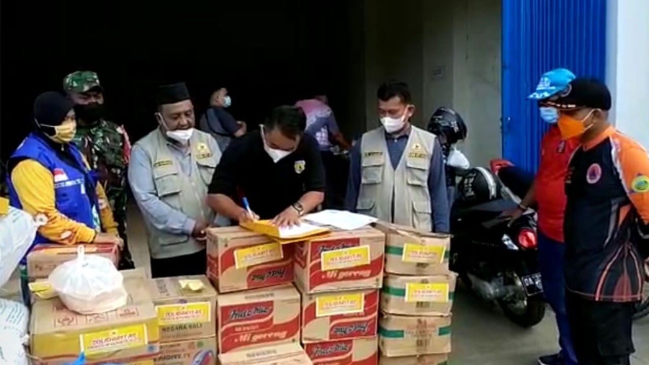 Di Sambut Camat Barabai, Bantuan KBBKTKU Kukar Telah Disalurkan untuk Korban Banjir HST