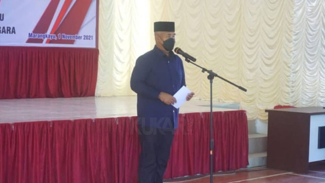 Edi Damansyah Lantik BPD Semangkok dan Santan Ulu