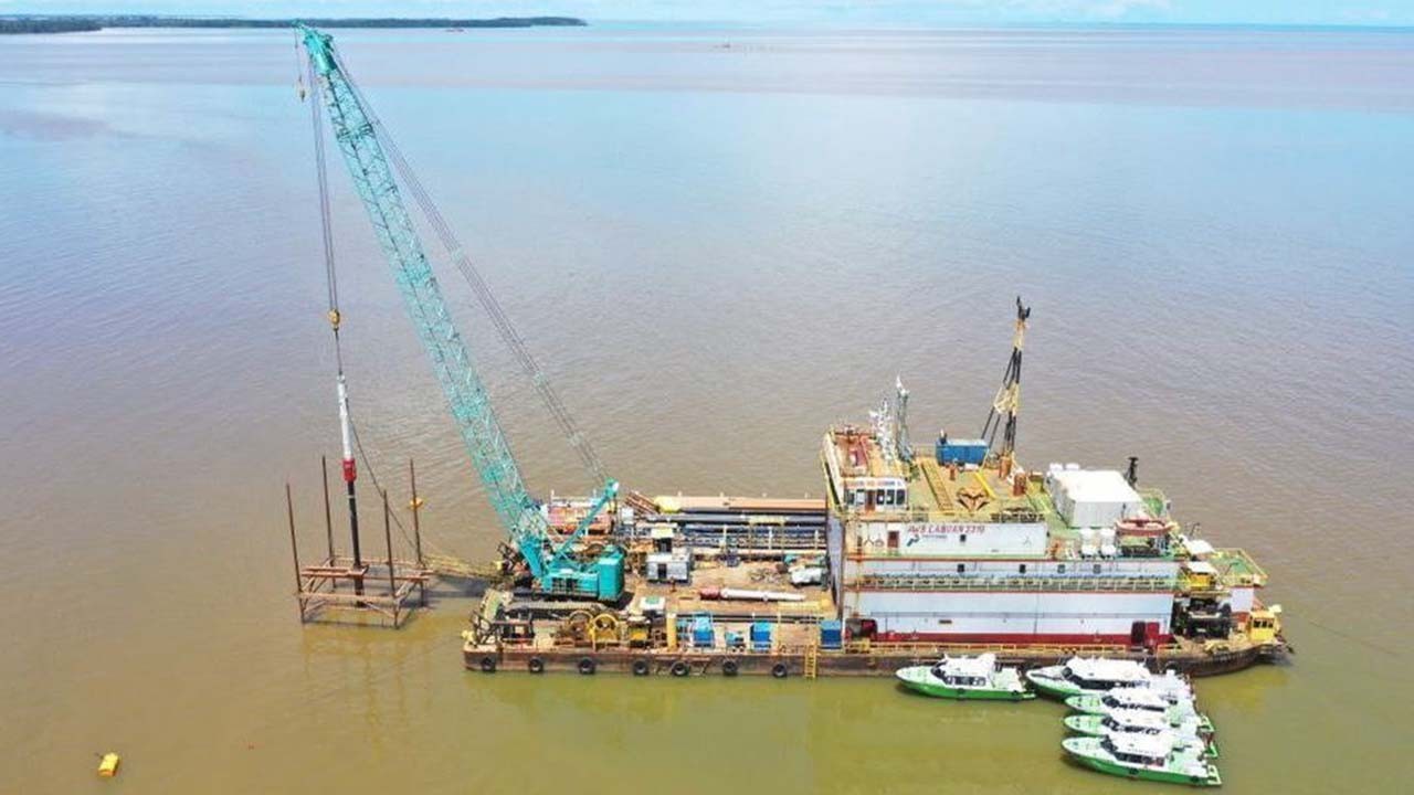 PHM Uji Coba Pemancangan Pipa Pengeboran Buatan Produsen Nasional