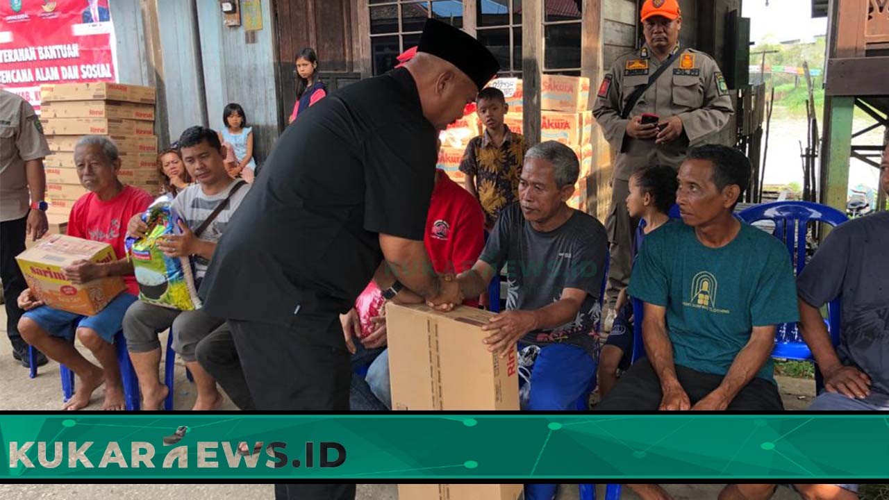 Pemkab Kukar Sigap Turunkan Bantuan Logistik Pada Musibah Kebakaran Besar di Muara Kaman