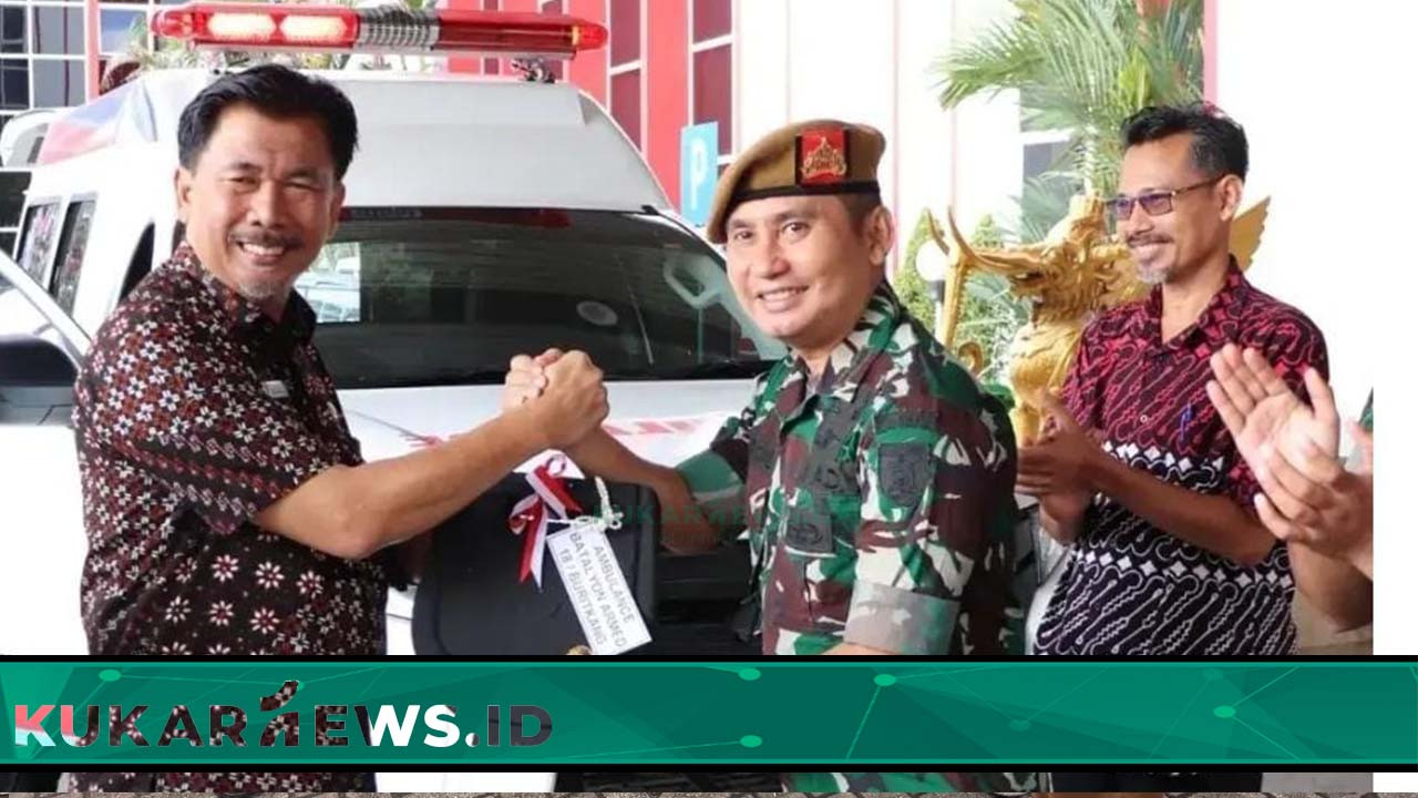 Tingkatkan Pelayanan Kesehatan, Pemkab Kukar Hibahkan Ambulan untuk Batalyon Armed 18 Buritkang
