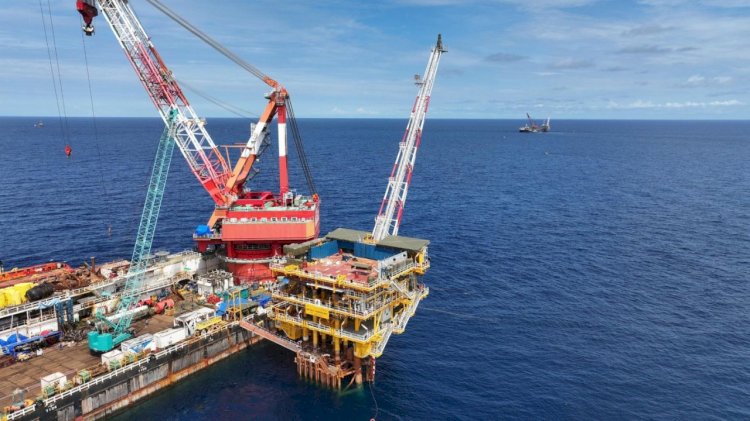 PT Pertamina Hulu Mahakam Berhasil Selesaikan Pemasangan Jacket dan Topside Platform Offshore Manpatu Berbobot 1000 Ton