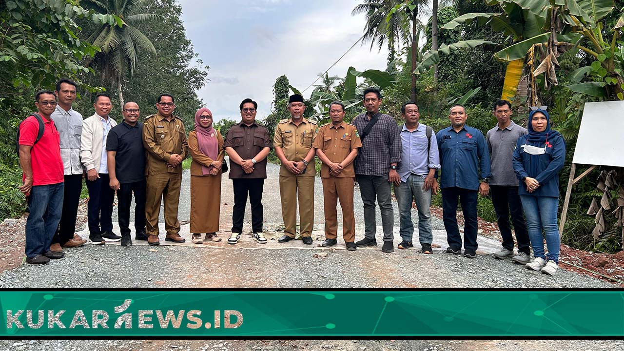 Wabup Rendi Solihin Tinjau Perbaikan Jalan di Tama Pole